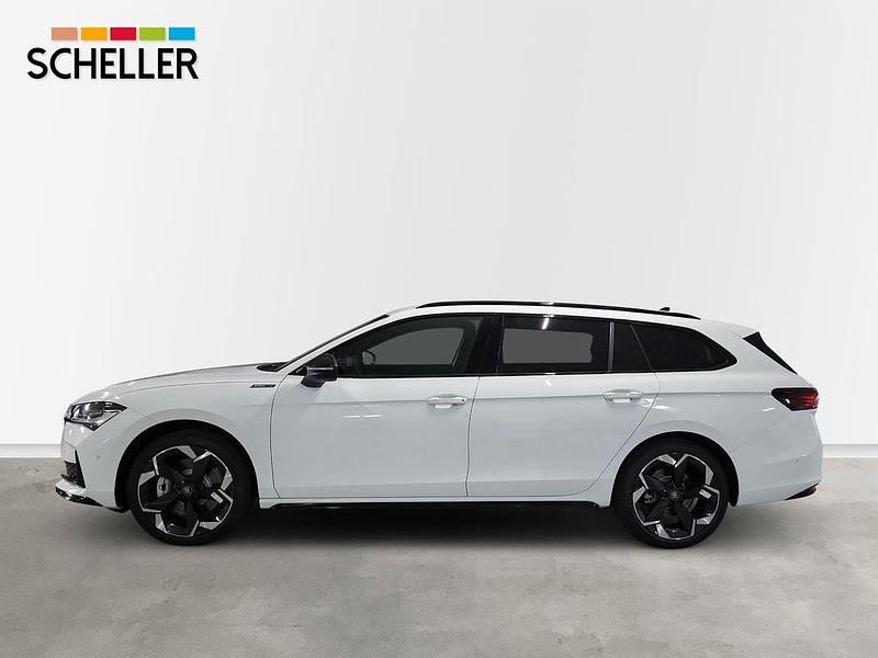 Neu Skoda Superb SportLine 193 PS (141 kW) 2026 Weiß Kombi