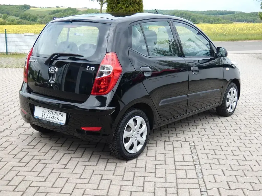 Gebraucht Hyundai i10 Classic 69 PS (50 kW) 2012 Schwarz Kleinwagen