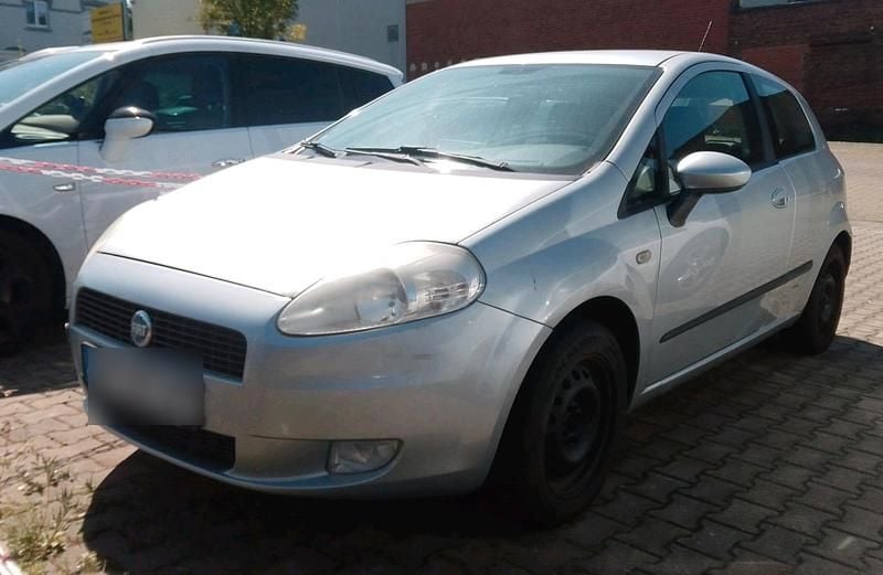 Silber Gebraucht 2006 Fiat Grande Punto Kleinwagen | 1.800 € (Fairer Preis) - Bild 1/4