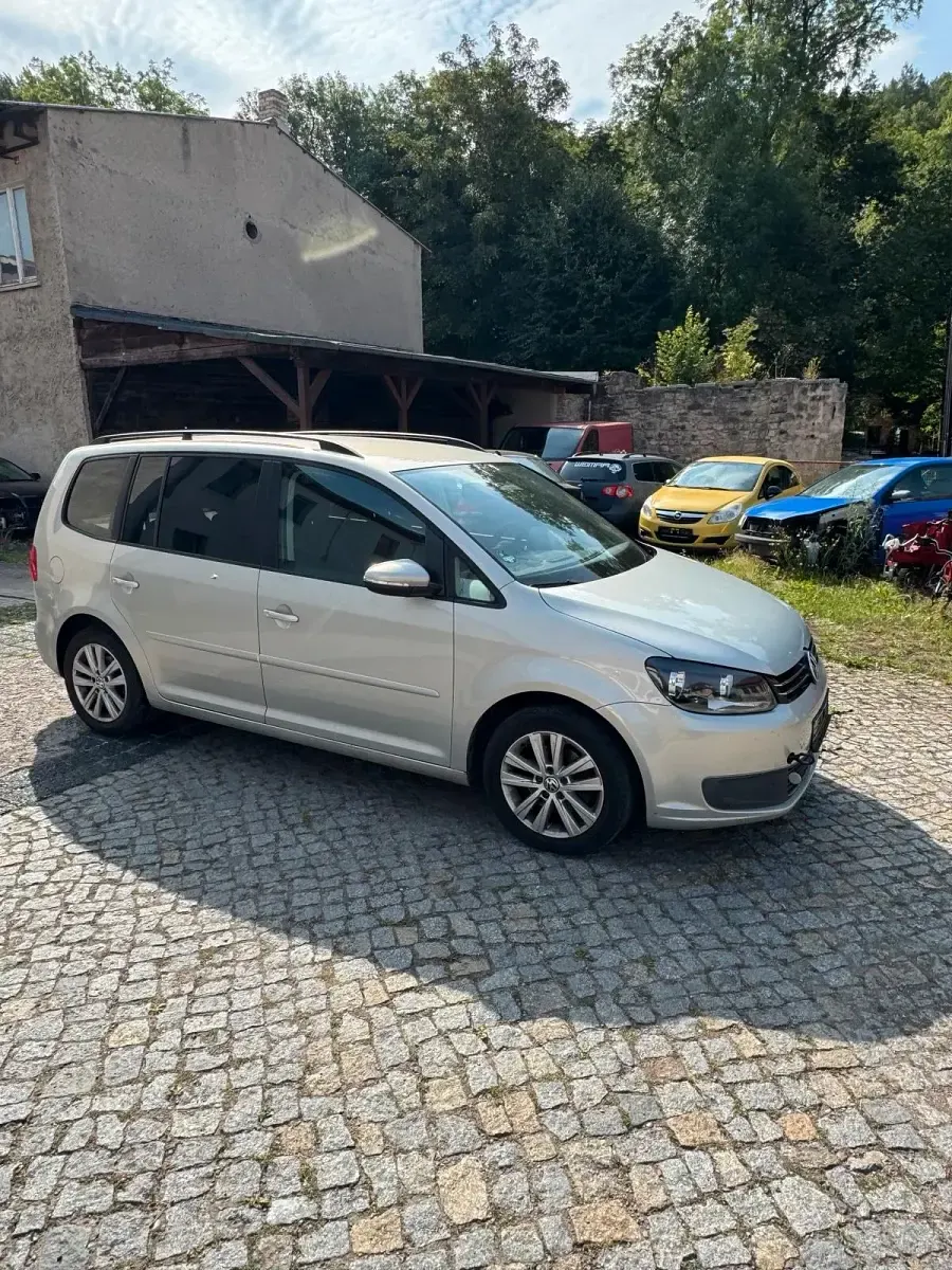 Gebraucht VW Touran 105 PS (77 kW) 2011 Grau Van / Kleinbus
