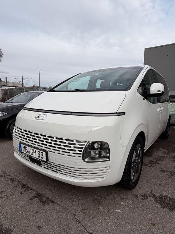 Gebraucht Hyundai Staria Trend 177 PS (130 kW) 2023 Weiß Van / Kleinbus