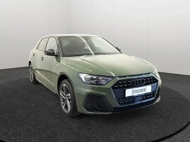 Neu Audi A1 Sportback S-Line 150 PS (110 kW) 2026 Distriktgrün metallic Kleinwagen