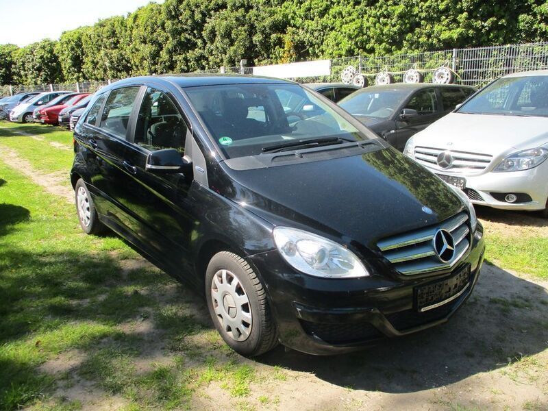 Schwarz Gebraucht 2009 Mercedes B150 Van / Kleinbus | 3.980 € (Guter Preis) - Bild 1/4