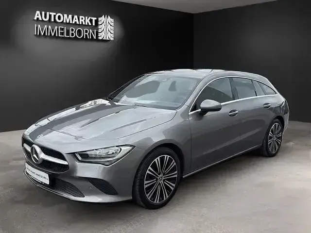Gebraucht Mercedes CLA200 Shooting Brake Progressive 163 PS (119 kW) 2022 Grau Kombi