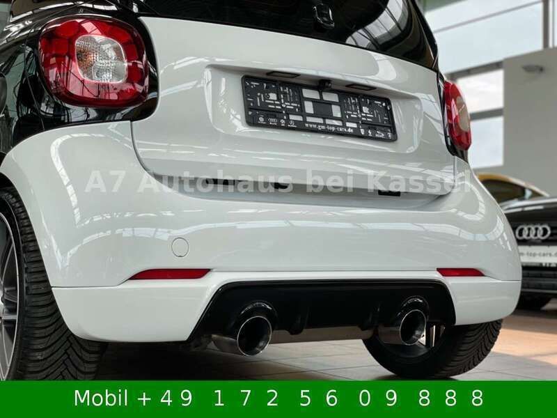 Weiß Gebraucht 2016 Smart ForTwo Coupé Brabus Kleinwagen | 12.999 € (Etwas zu teuer) - Bild 1/4
