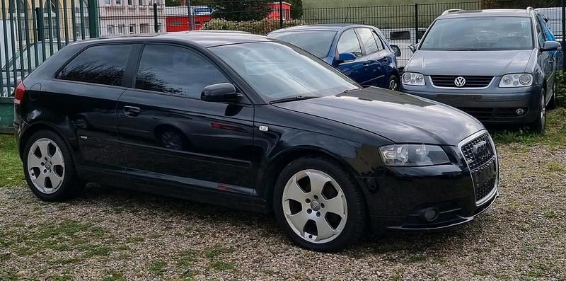 Schwarz Gebraucht 2004 Audi A3 Ambition Limousine | 3.499 € (Fairer Preis) - Bild 1/3