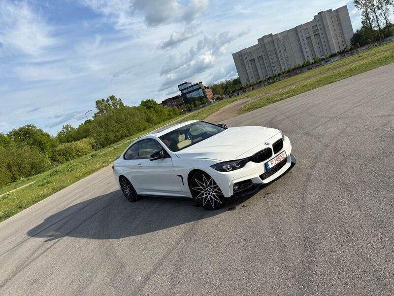 Weiß Gebraucht 2019 BMW 430 Luxury Line Coupé | 19.400 € - Bild 1/4