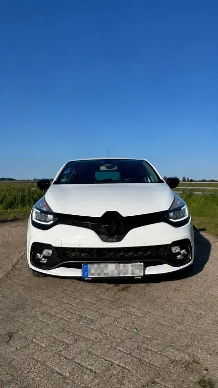Gebraucht Renault Clio Trophy 220 PS (161 kW) 2016 Weiß Limousine