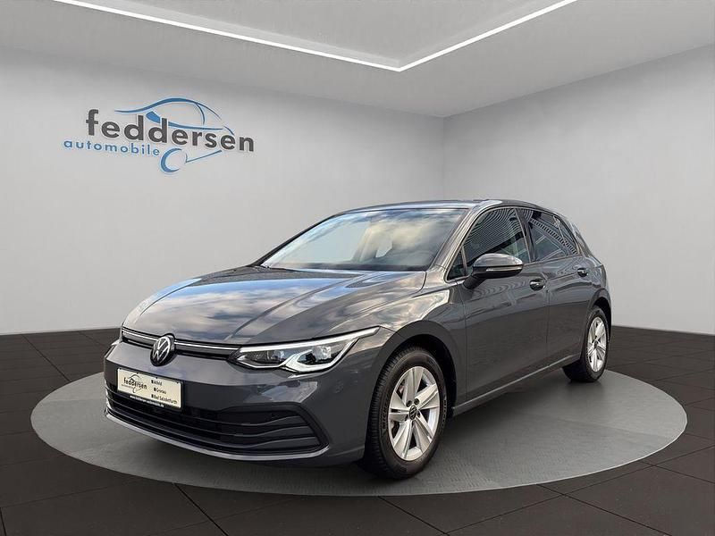 Gebraucht VW Golf VIII Life 131 PS (96 kW) 2023 Delfingrau metallic (metallic) Limousine