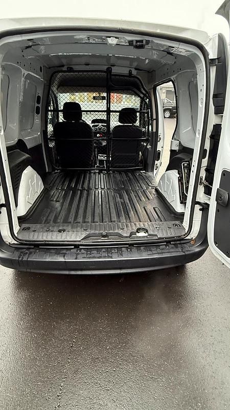 Gebraucht Renault Kangoo Equilibre 95 PS (69 kW) 2020 Weiß Limousine