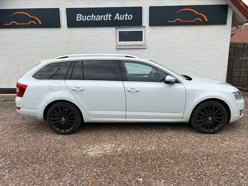 Weiß Gebraucht 2015 Skoda Octavia Style Limousine | 7.000 € (Guter Preis) - Bild 1/4