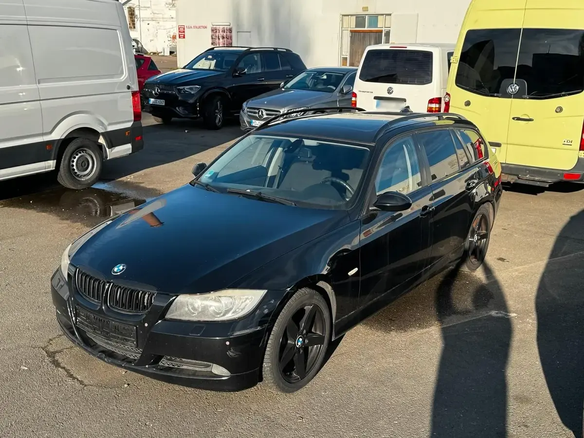 Second-hand BMW 320 163 CP (119 kW) 2007 Negru Break