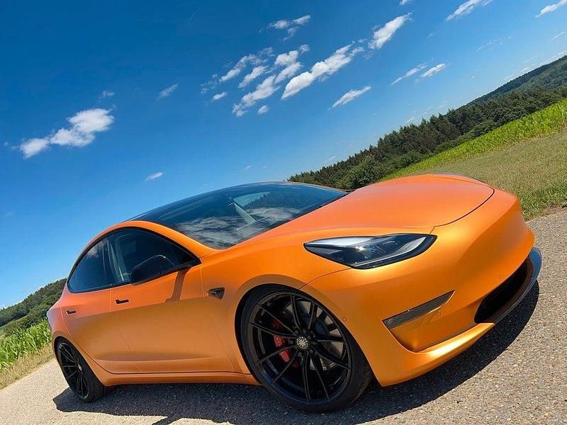 Gebraucht Tesla Model 3 Performance 377 kW (513 PS) 2021 Orange Limousine