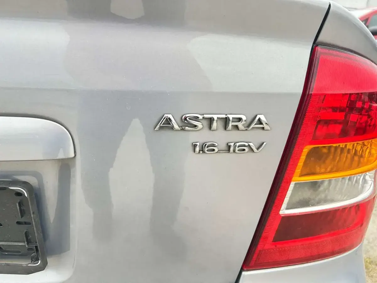 Gebraucht Opel Astra Selection 101 PS (74 kW) 2001 Silber Limousine