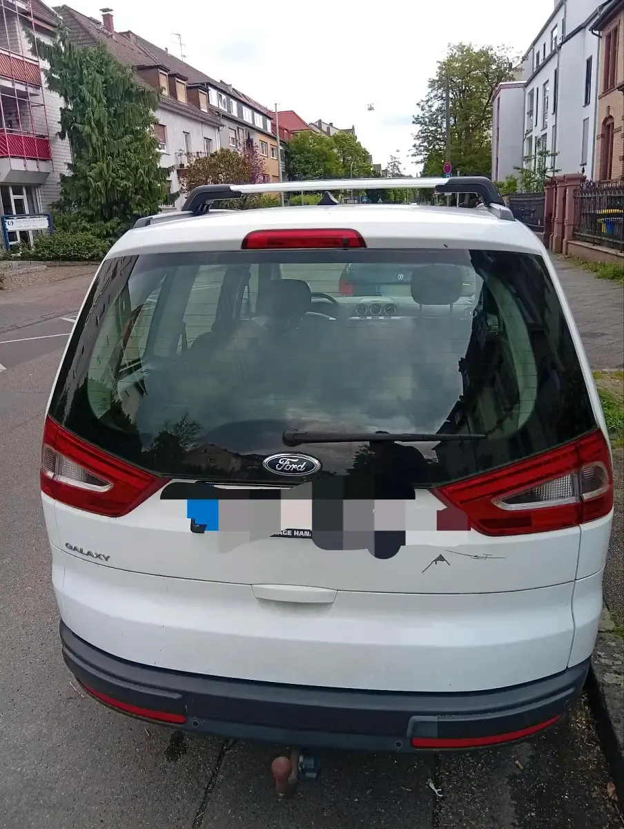 Gebraucht Ford Galaxy 163 PS (119 kW) 2014 Weiß Van / Kleinbus