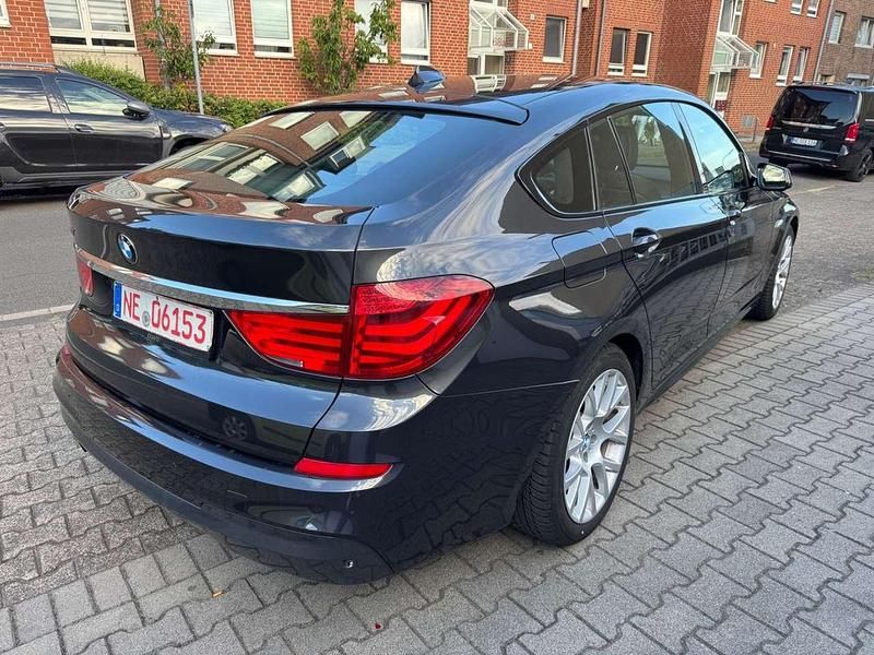 Gebraucht BMW 530 M Sport 258 PS (189 kW) 2013 Sophistograu brillanteffekt me Limousine