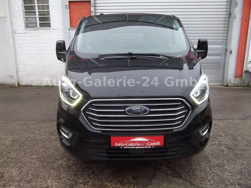 Gebraucht Ford Transit Titanium 170 PS (125 kW) 2018 Schwarz Van / Kleinbus