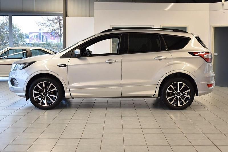 Gebraucht Ford Kuga ST-Line 120 PS (88 kW) 2019 Moondust silver met. SUV