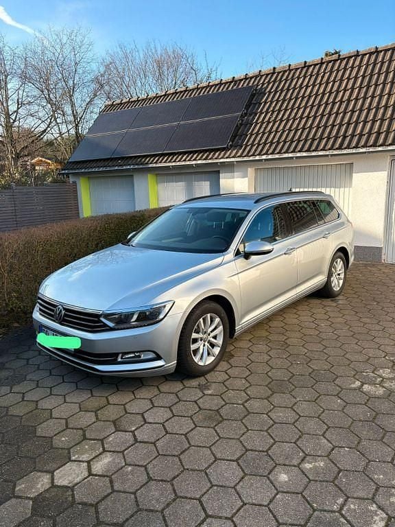 Gebraucht VW Passat Trendline 150 PS (110 kW) 2017 Silber Kombi