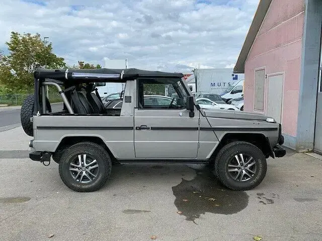 Gebraucht Mercedes G250 92 PS (67 kW) 1992 Grau SUV
