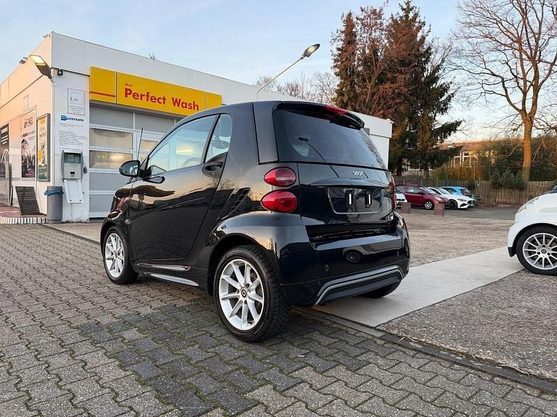 Gebraucht Smart ForTwo Coupé Premium 84 PS (61 kW) 2012 Schwarz Coupé