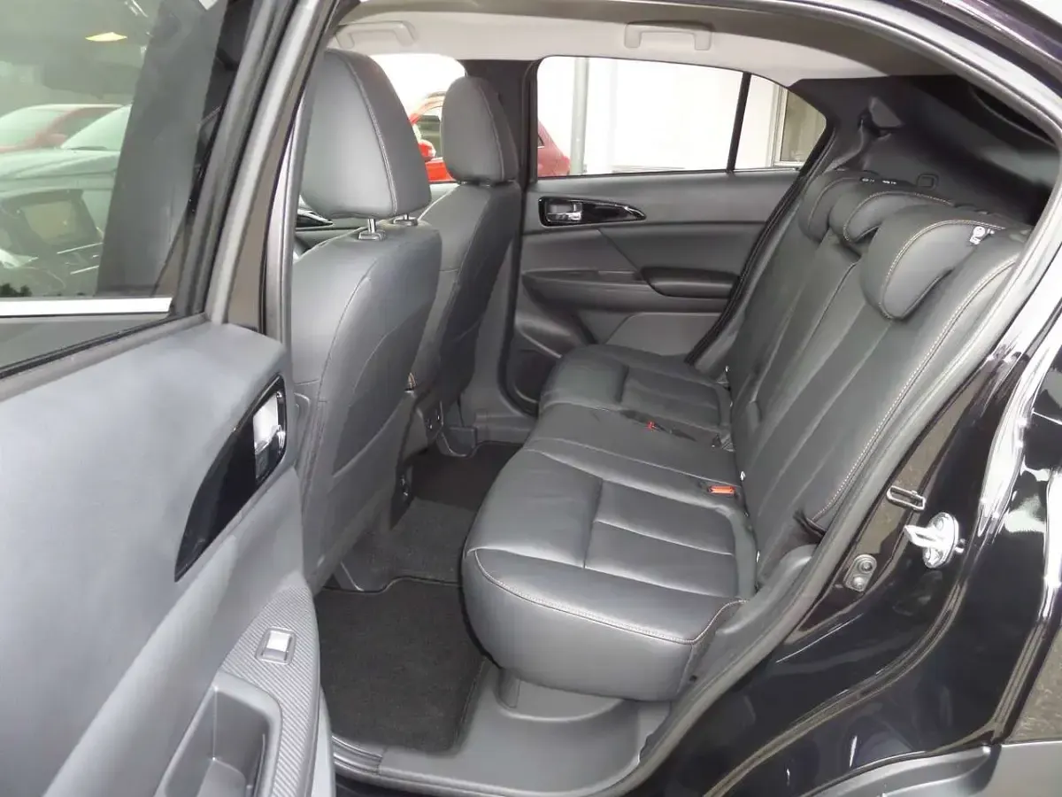 Gebraucht Mitsubishi Eclipse Cross Top 163 PS (119 kW) 2020 Pantherschwarz SUV