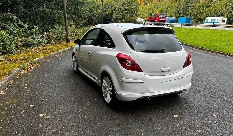 Gebraucht Opel Corsa OPC 69 PS (50 kW) 2011 Weiß Kleinwagen