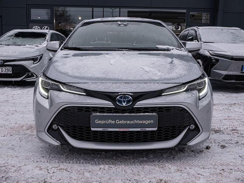 Gebraucht Toyota Corolla Lounge 152 PS (111 kW) 2023 Silber Limousine