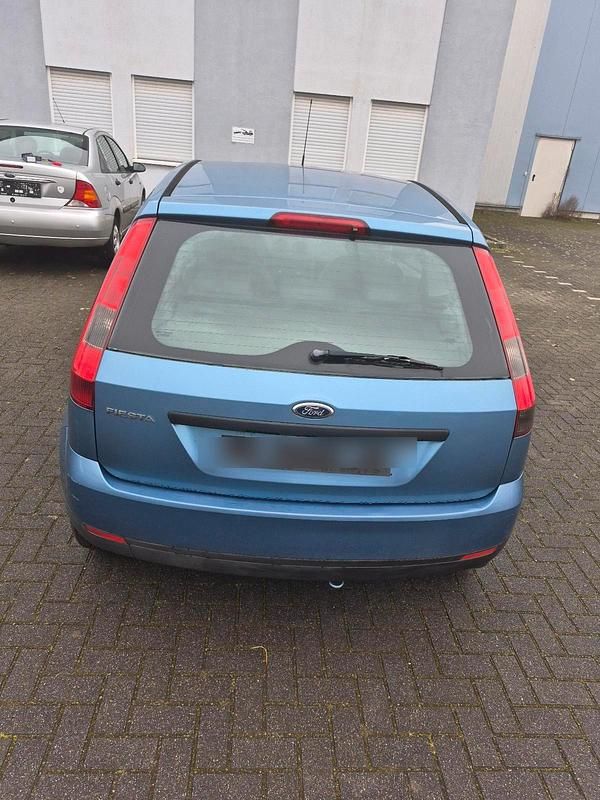 Gebraucht Ford Fiesta Trend 69 PS (50 kW) 2003 Blau Kleinwagen