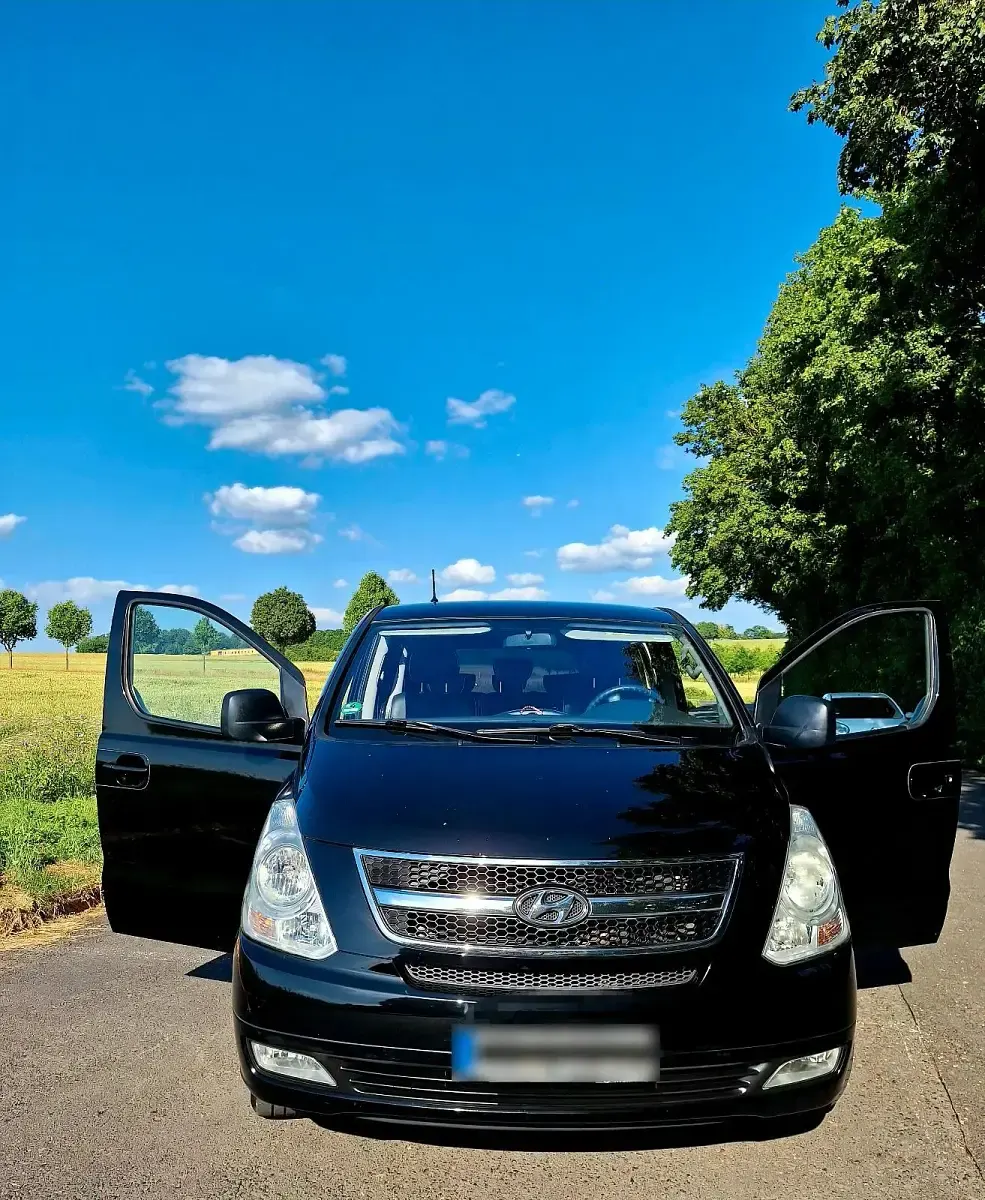 Gebraucht Hyundai H-1 170 PS (125 kW) 2011 Schwarz Van / Kleinbus