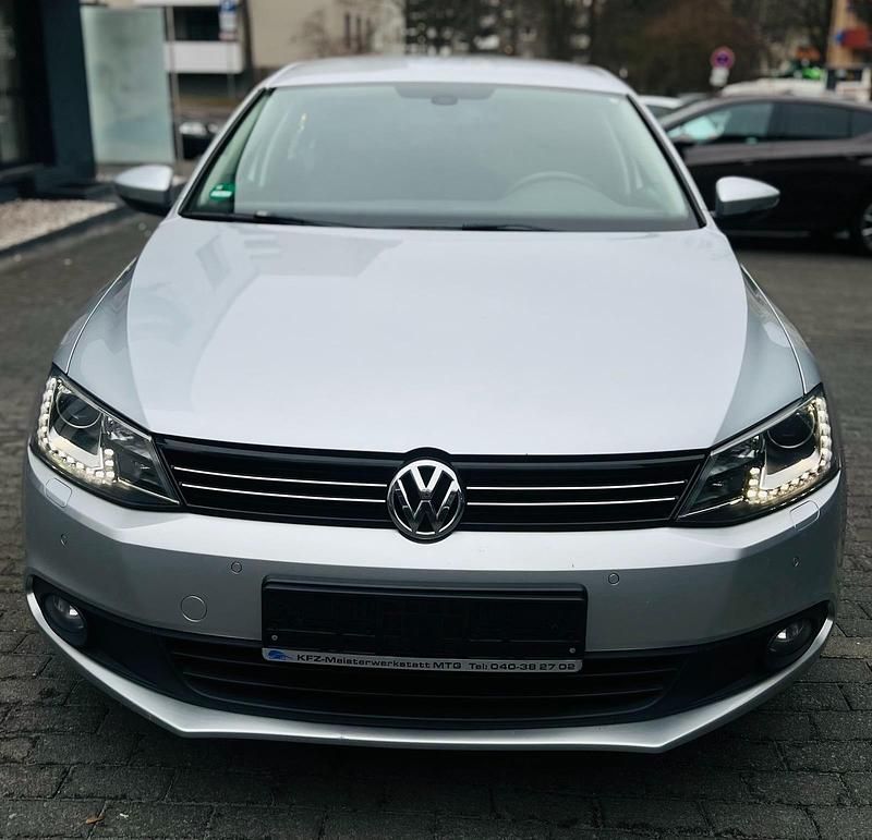 Gebraucht VW Jetta 160 PS (117 kW) 2014 Grau Limousine