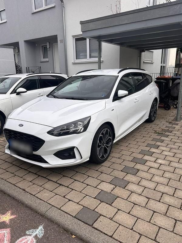 Weiß Gebraucht 2019 Ford Focus ST-Line Kombi | 13.500 € (Fairer Preis) - Bild 1/4