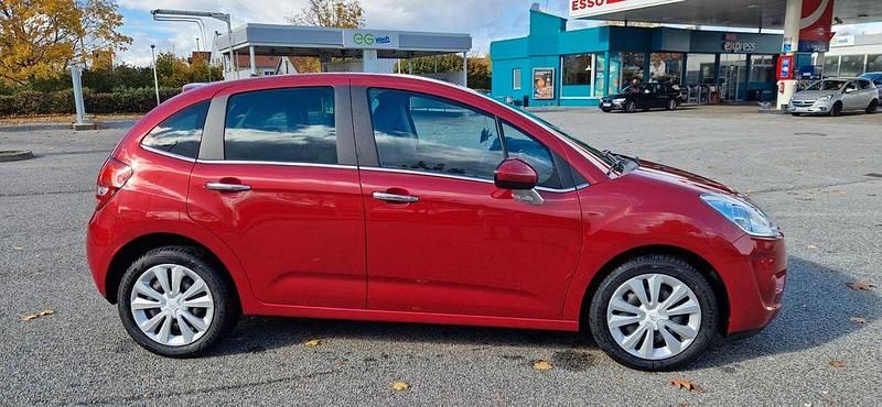 Rot Gebraucht 2011 Citroën C3 SELECTION Limousine | 5.200 € (Fairer Preis) - Bild 1/4