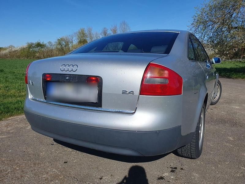 Gebraucht Audi A6 163 PS (119 kW) 2000 Silber Limousine