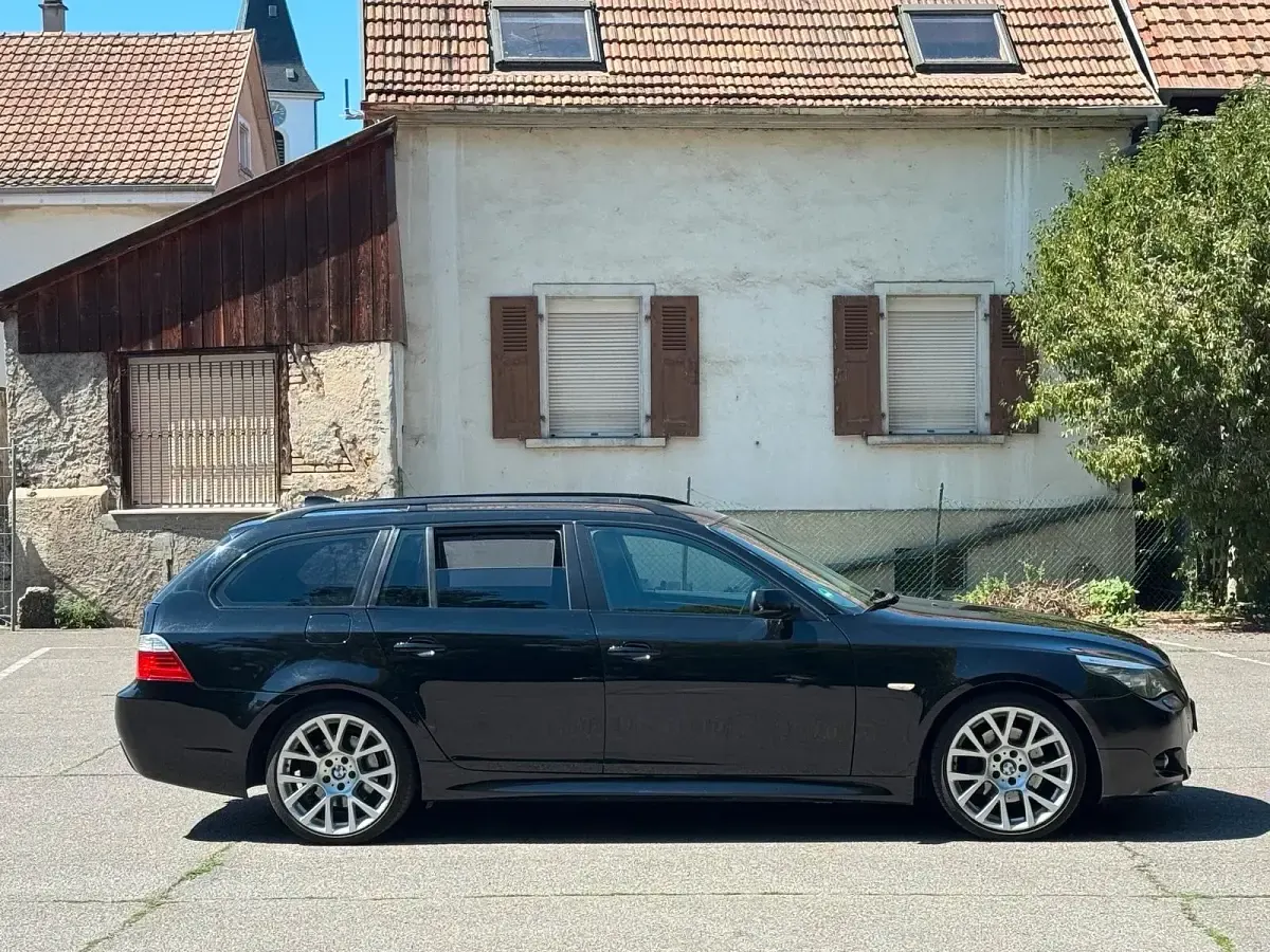 Gebraucht BMW 525 280 PS (205 kW) 2007 Schwarz Kombi