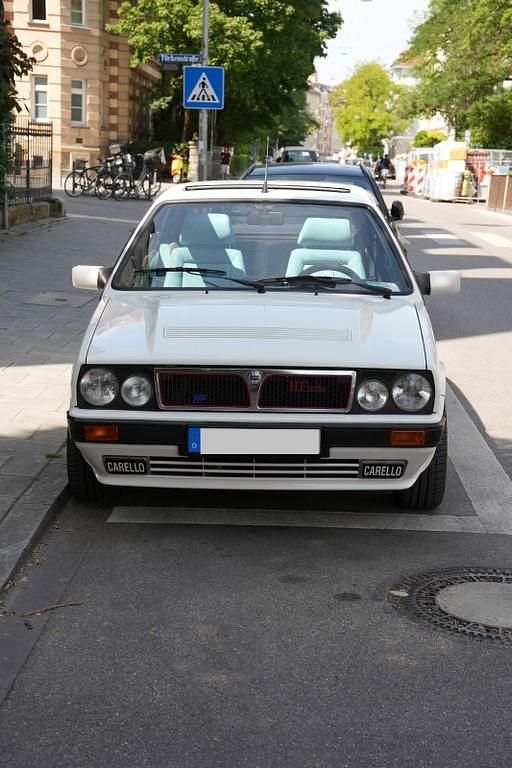 Gebraucht Lancia Delta 132 PS (97 kW) 1986 Weiß Kleinwagen