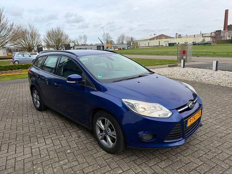 Usata Ford Focus 101 CV (74 kW) 2014 Blu Station wagon