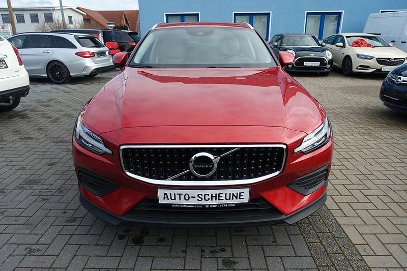 Gebraucht Volvo V60 CC 197 PS (144 kW) 2020 Rot Kombi
