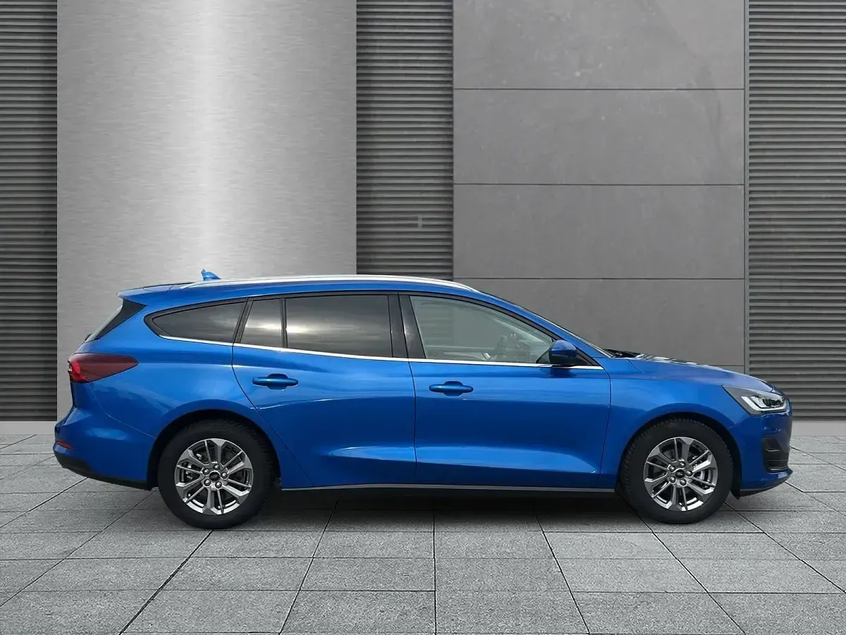Usata Ford Focus Titanium X 155 CV (114 kW) 2024 Blu Station wagon