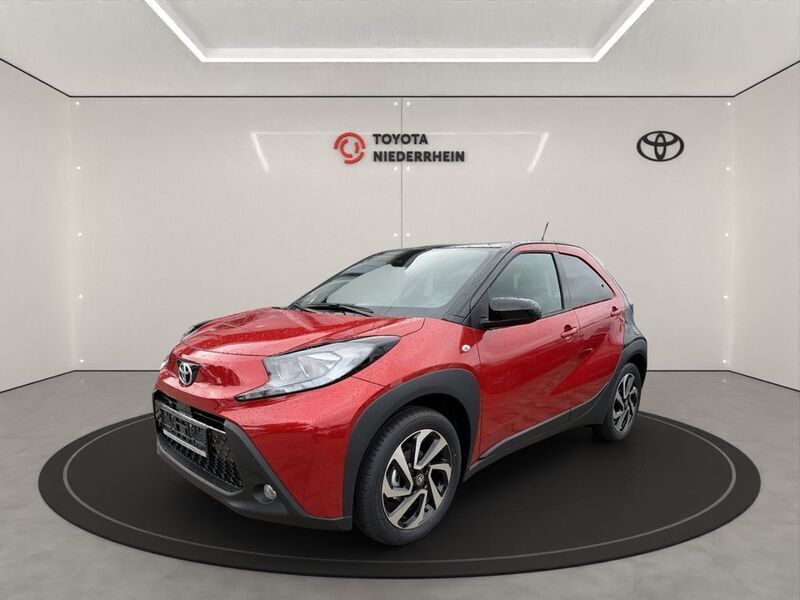 Rot Neu 2024 Toyota Aygo Team Kleinwagen | 17.222 € - Bild 1/4