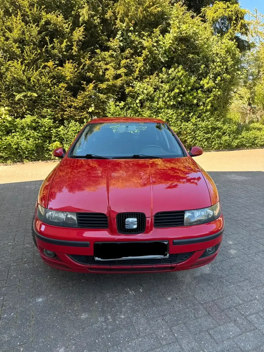 Second-hand Seat Leon 101 CP (74 kW) 2005 Roșu Hatchback