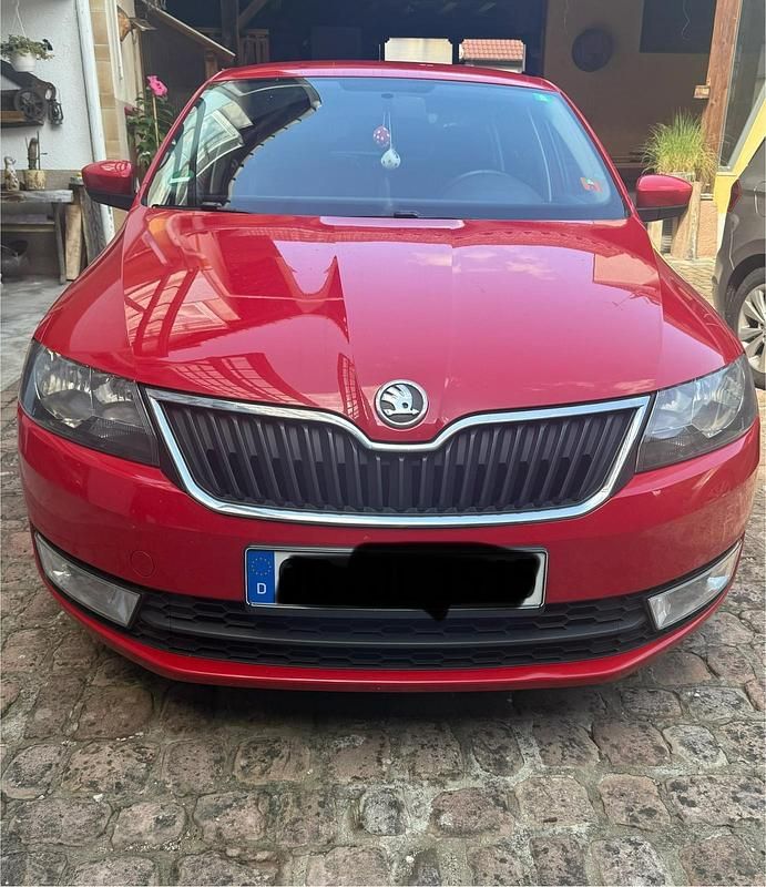 Rot Gebraucht 2013 Skoda Rapid Kleinwagen | 5.100 € (Guter Preis) - Bild 1/4