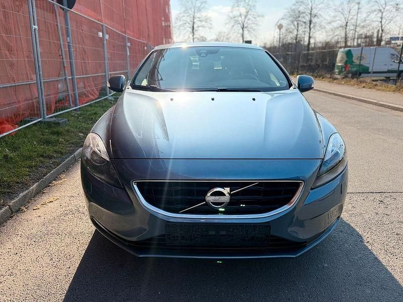 Gebraucht Volvo V40 You! 150 PS (110 kW) 2013 Blau Limousine