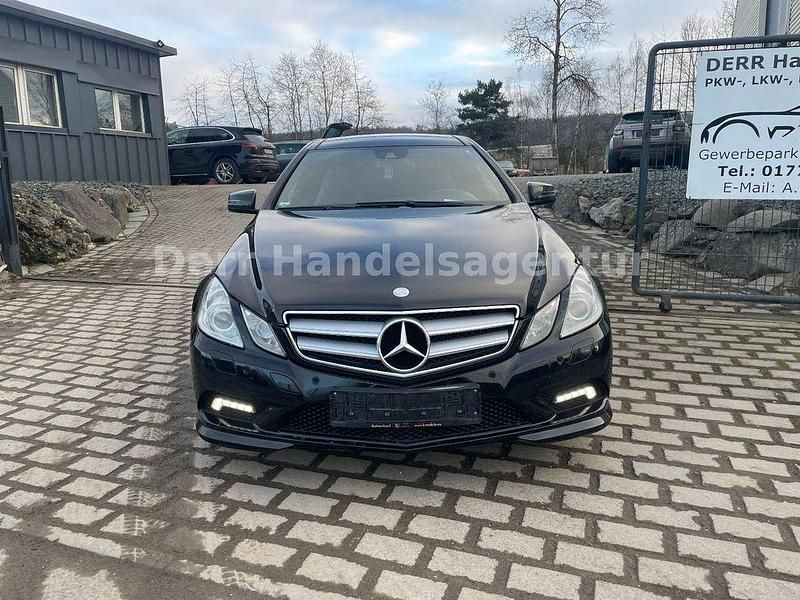 Gebraucht Mercedes E350 AMG 231 PS (169 kW) 2011 Schwarz Coupé