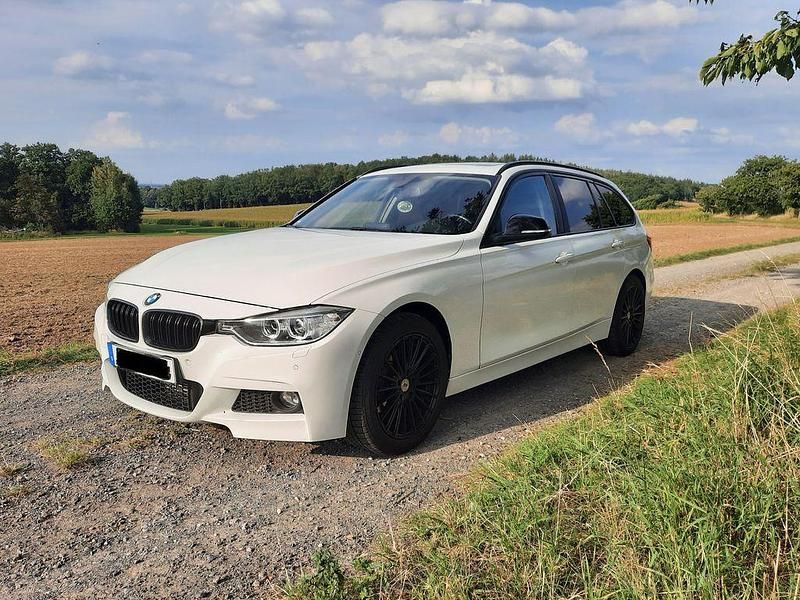 Weiß Gebraucht 2013 BMW 318 Kombi | 9.995 € (Etwas zu teuer) - Bild 1/4