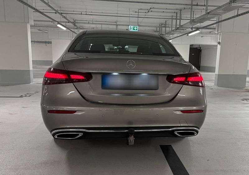 Gebraucht Mercedes E200 160 PS (117 kW) 2021 Silber Limousine