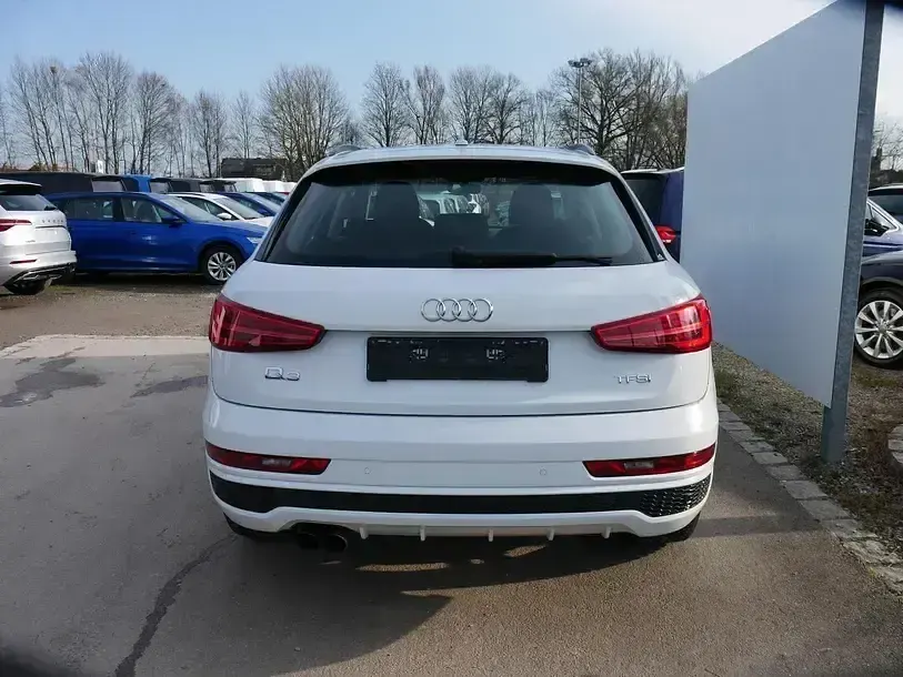 Używany Audi Q3 S-Line 150 KM (110 kW) 2018 Biały SUV