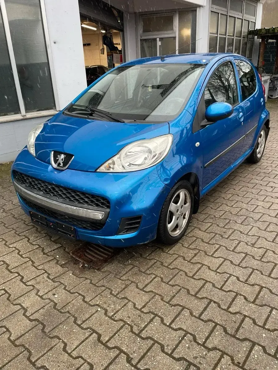 Gebraucht Peugeot 107 67 PS (49 kW) 2009 Blau Kleinwagen