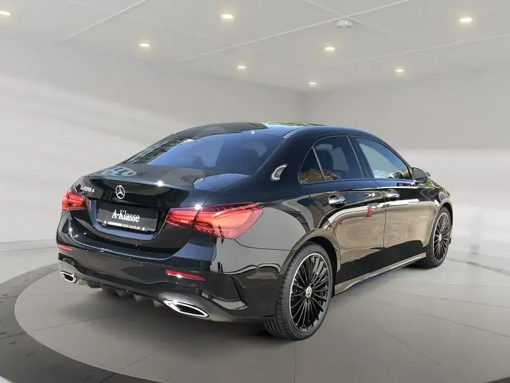 Gebraucht Mercedes A220 AMG 190 PS (139 kW) 2025 Schwarz Limousine