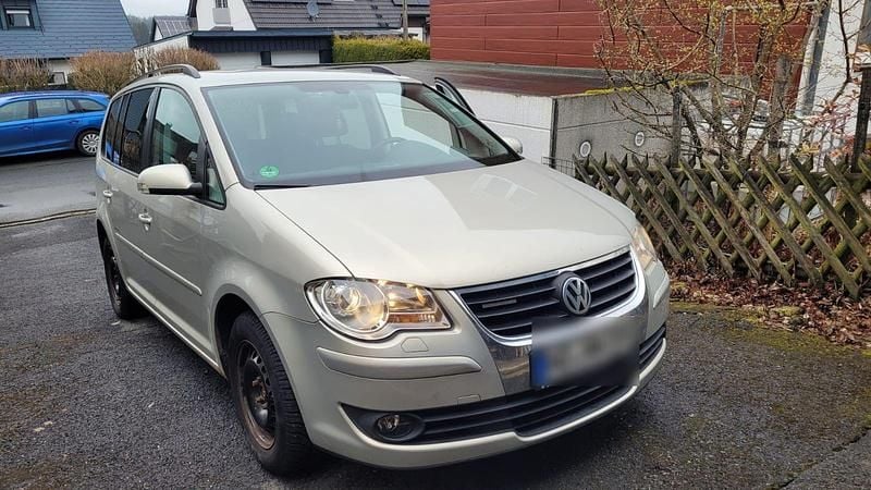 Gebraucht VW Touran 105 PS (77 kW) 2009 Silber Van / Kleinbus